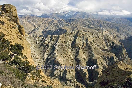 canyon and peaks siyarko graphic